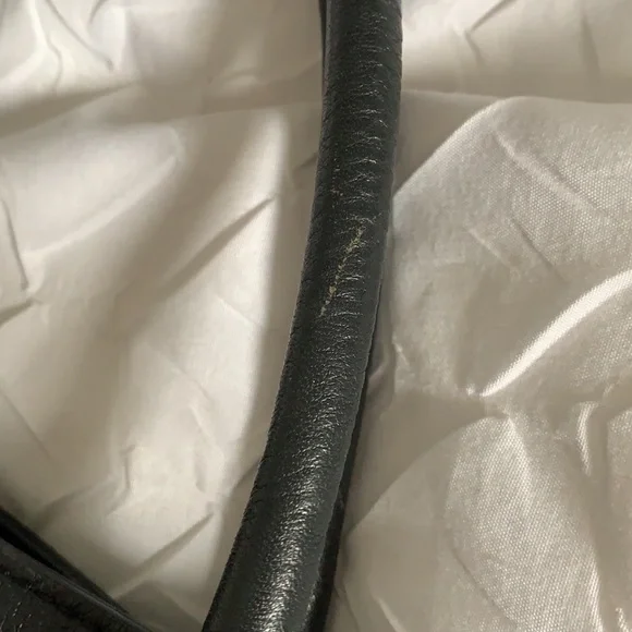 Michael Kors Hamilton Leather Purse with Gold Hardware - Picture 10 of 11